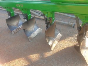 John Deere 975 Mouldboard Plough