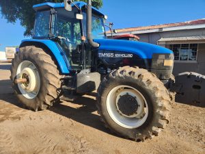 2001 New Holland TM165 4x4