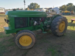 1990 John Deere 2251N 4x2