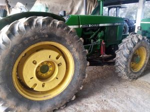 1987 John Deere 2541 4x4 With Blade