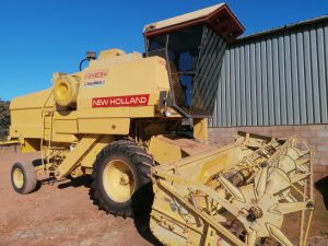 1986 New Holland 8040 Combine Harvester