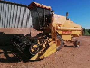 1986 New Holland 8050 Combine Harvester