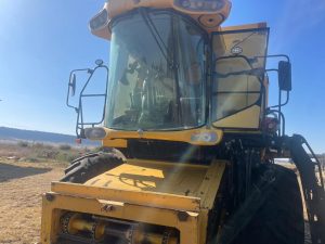 2011 New Holland CS 660 Combine