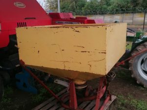 Fertilizer Spreader
