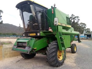 John Deere 1065 Combine Harvester