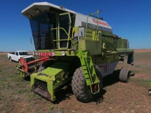 Claas Dominator 76 Combine