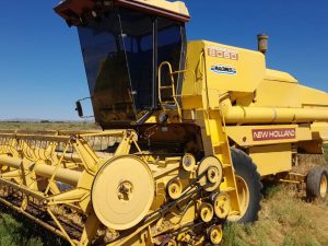 1986 New Holland 8060 Combine Harvester