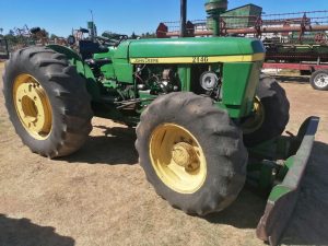 1985 John Deere 2140 4x4