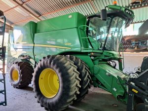 2014 John Deere S680 4x4 Combine Harvester