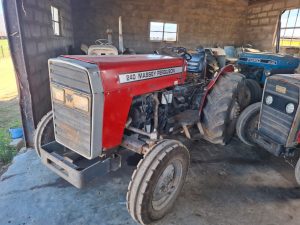 Massey Ferguson 240 Xtra 4x2