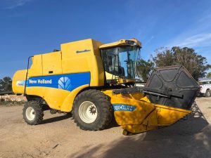 New Holland CS 660 Combine Harvester