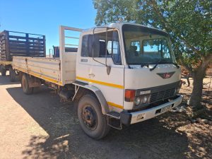 Hino 13 136 Truck