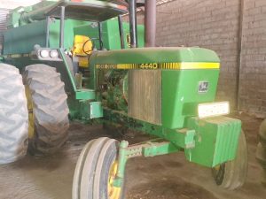 John Deere 4440 4x2