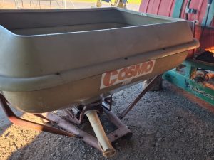 Cosmo Fertilizer Spreader