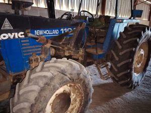 New Holland 110 90 4x4 With Loader