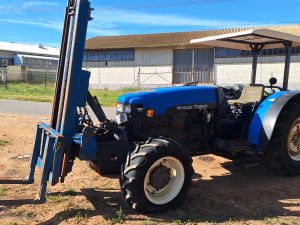 New Holland TN 90 4x4 With Forklift