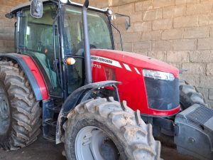 2013 Massey Ferguson 6713 4x4 Cab