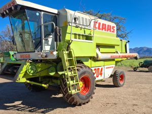 Claas Dominator 204 Mega Combine Harvester