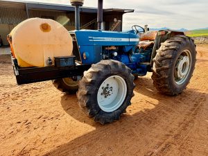 County (Ford) 7600 Four 4x4