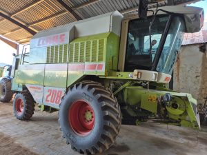 Claas Dominator Mega 208 Combine Harvester