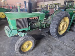 John Deere 2130 4x2
