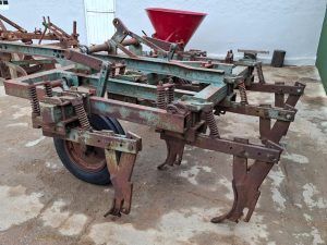 Erdvark Chisel Plough